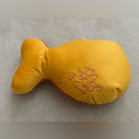 Cute fish shape cushion - Picture 3 of 3